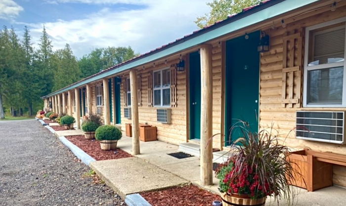 Moosewood Inn (Careys Motel & Cabins) - Web Listing